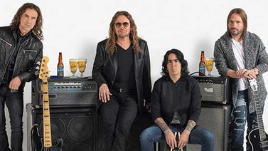 Maná abre su gira "incendiando" Tenerife con un multitudinario concierto