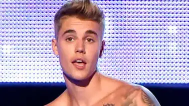 Justin Bieber sin músculos en la playa Justin Bieber sin músculos en la playa