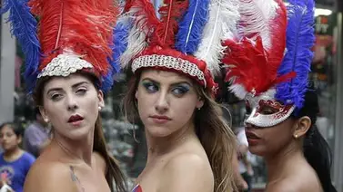 En fotos: Mujeres posan semidesnudas para turistas en Times Square En fotos: Mujeres posan semidesnudas para turistas en Times Square