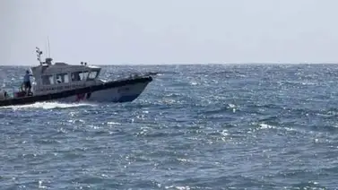 Francia busca más restos del MH370 alrededor de La Reunión Francia busca más restos del MH370 alrededor de La Reunión