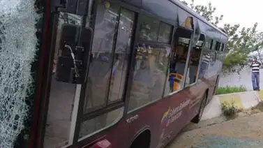Volcamiento de autobús deja 17 heridos Volcamiento de autobús deja 17 heridos