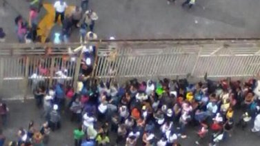 PNB controló situación tensa en Abasto Bicentenario de Palo Verde