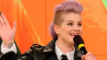 A Kelly Osbourne se le "chispoteó" comentario racista A Kelly Osbourne se le "chispoteó" comentario racista