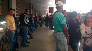 Por segundo día consecutivo caos en Los Teques para abordar unidades de Metrobús Por segundo día consecutivo caos en Los Teques para abordar unidades de Metrobús