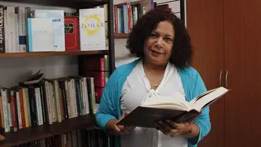 Luz Mely Reyes nutre el periodismo de espiritualidad Luz Mely Reyes nutre el periodismo de espiritualidad