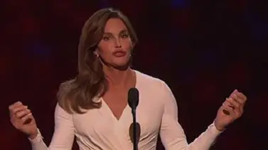 Caitlyn Jenner recibió galardón por trayectoria deportiva Caitlyn Jenner recibió galardón por trayectoria deportiva