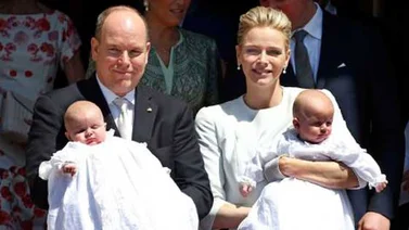 Regalan joyas Cartier a los príncipes bebés Jaime y Gabriela