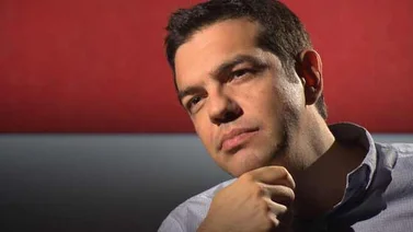Tsipras lucha por contener revuelta en su partido