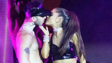 Ariana Grande en amoríos con su bailarín