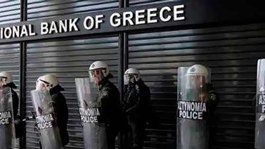 Grecia prórroga corralito hasta el próximo domingo