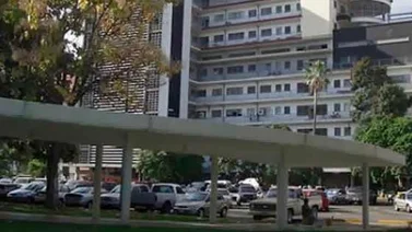 Al Clínico Universitario le falta más que "una ayudita"
