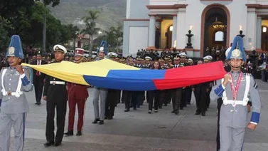 Con izada de la Bandera comenzaron actos conmemorativos del 5 de julio
