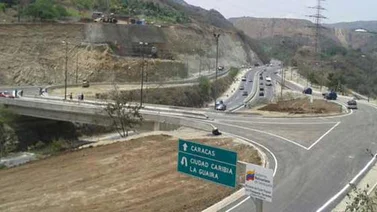 Culmina la construcción del distribuidor Ciudad Caribia