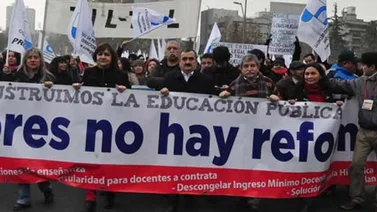 Profesores chilenos cumplen un mes de paralización sin acuerdos