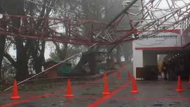 Trabajan en retiro de repetidora caída en el Warairarepano Trabajan en retiro de repetidora caída en el Warairarepano