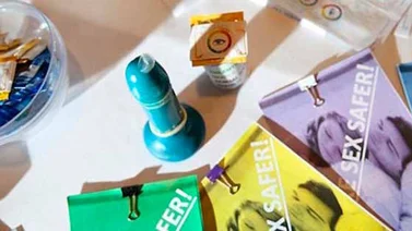 Crean preservativo que cambia de color al detectar ITS