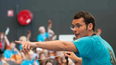 Ron Álvarez hizo vibrar a Europa con su batuta