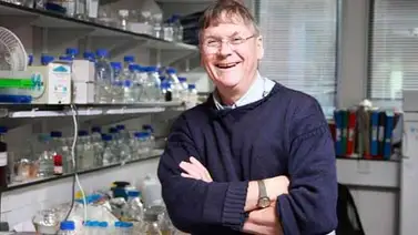 Tim Hunt renuncia a su cargo por comentarios sobre las mujeres Tim Hunt renuncia a su cargo por comentarios sobre las mujeres