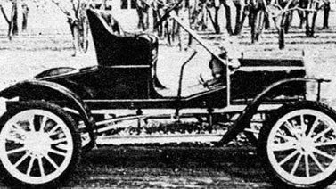 Un día como hoy Henry Ford presenta su cuadriciclo