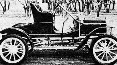 Un día como hoy Henry Ford presenta su cuadriciclo