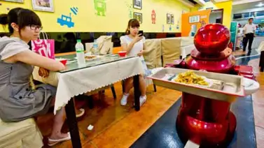 En China los mesoneros son robots En China los mesoneros son robots