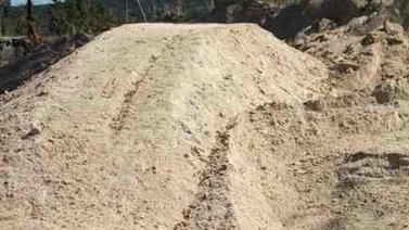 Luego de matarlos les echaron un camión de arena encima