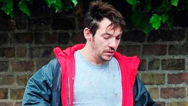 ¿Jonathan Rhys Meyers borracho de cantina?