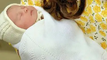 ¿Podrá llegar a ser reina la nueva princesita británica? ¿Podrá llegar a ser reina la nueva princesita británica?