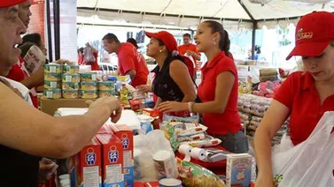 Gobierno busca combatir la escasez con venta de 6.500 toneladas de alimentos