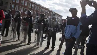Reanudan protestas en Baltimore pese a inculpación de 6 policías