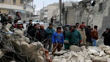 Al menos nueve muertos por ataques aéreos del régimen en Siria Al menos nueve muertos por ataques aéreos del régimen en Siria