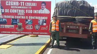 Retienen camión con seis mil litros de leche en el Puente sobre el Lago Retienen camión con seis mil litros de leche en el Puente sobre el Lago