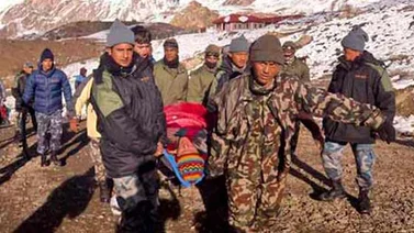 Más de 50 muertos en India y 17 en el Tíbet por el terremoto