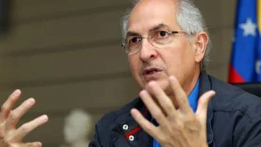 Ingresan a Antonio Ledezma a quirófano