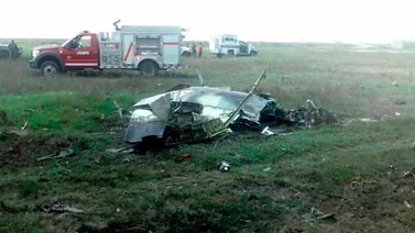 Avión militar se precipita tras colisionar con otro en Feria Aeroespacial México