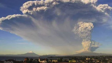 Cancelan vuelos en Argentina por cenizas del volcán Calbuco