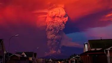 Presidenta Bachelet viaja a zona del volcán Calbuco Presidenta Bachelet viaja a zona del volcán Calbuco