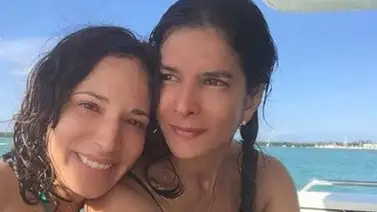 Patricia Velásquez de amores con la hija de Jean Carlos Simancas Patricia Velásquez de amores con la hija de Jean Carlos Simancas