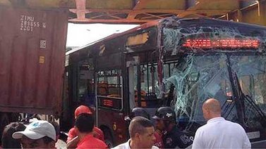 14 heridos tras choque múltiple en Los Ruices
