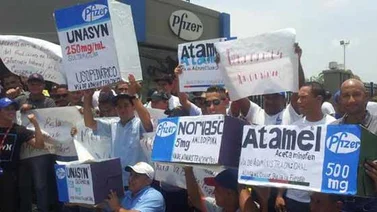 Escasez de materia prima amenaza a trabajadores de Pfizer