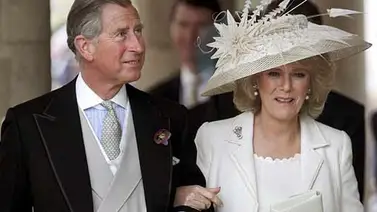 Carlos y Camila celebran su décimo aniversario de boda Carlos y Camila celebran su décimo aniversario de boda