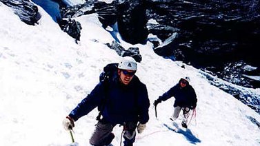 En ruta al Pico Bolívar rescatan a montañista lesionado tras caída
