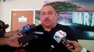 Desalojan 500 temporadistas de Lago de Maracaibo