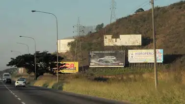 Vuelco de vehículo ocasiona congestionamiento vehicular en la ARC Vuelco de vehículo ocasiona congestionamiento vehicular en la ARC