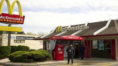 McDonald’s subirá el sueldo un 10 % a sus empleados en EEUU