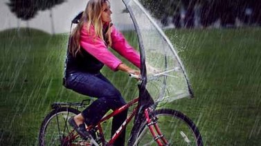 Crean un paraguas para bicicletas a prueba de lluvia, nieve y viento