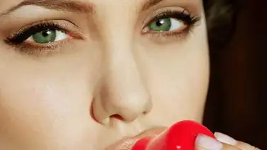 Se desfiguró el rostro con el nuevo invento para los labios Se desfiguró el rostro con el nuevo invento para los labios