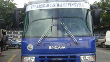 Robaron a estudiantes en autobús de la UCV