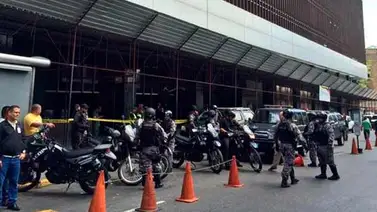 Desalojaron sede administrativa de la AN Desalojaron sede administrativa de la AN