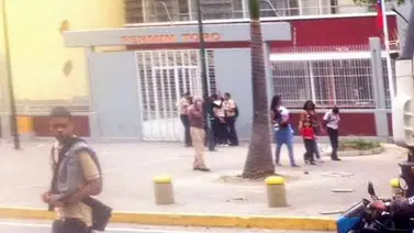 Vuelve la calma en los alrededores del liceo Fermín Toro Vuelve la calma en los alrededores del liceo Fermín Toro